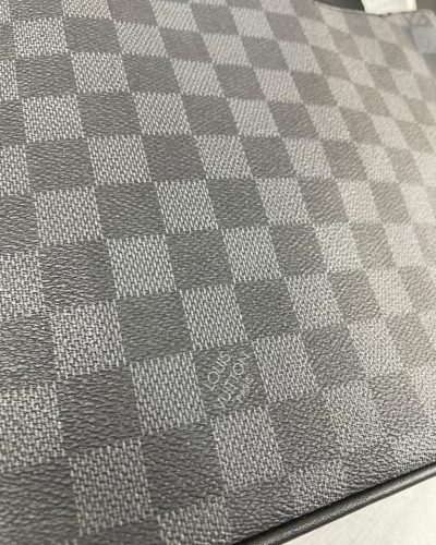 Louis Vuitton Messenger Bag