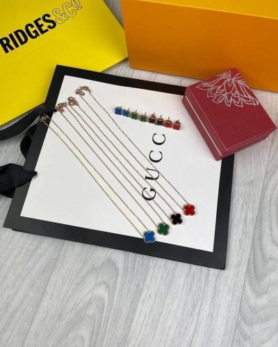 Van Cleef & Arpels Necklace and Ear Ring Set with 4 Colours