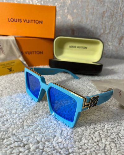 Louis Vuitton Blue Sunglasess braod Pilot