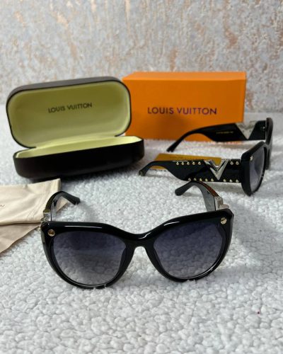 Louis Vuitton Round Frame Black on Silver Sunglasses