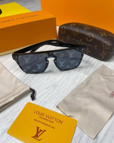 Louis Viutton classy Pearl Frame Sunglasses Louis Viutton classy Pearl Frame Sunglasses