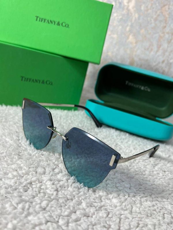 Tiffany & Co. Curved Square Frame Blue Sunglasess Tiffany & Co. Curved Square Frame Blue Sunglasess