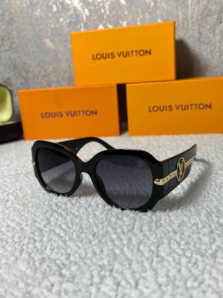 Louis Vuitton Elegant Black Mask Eyewear