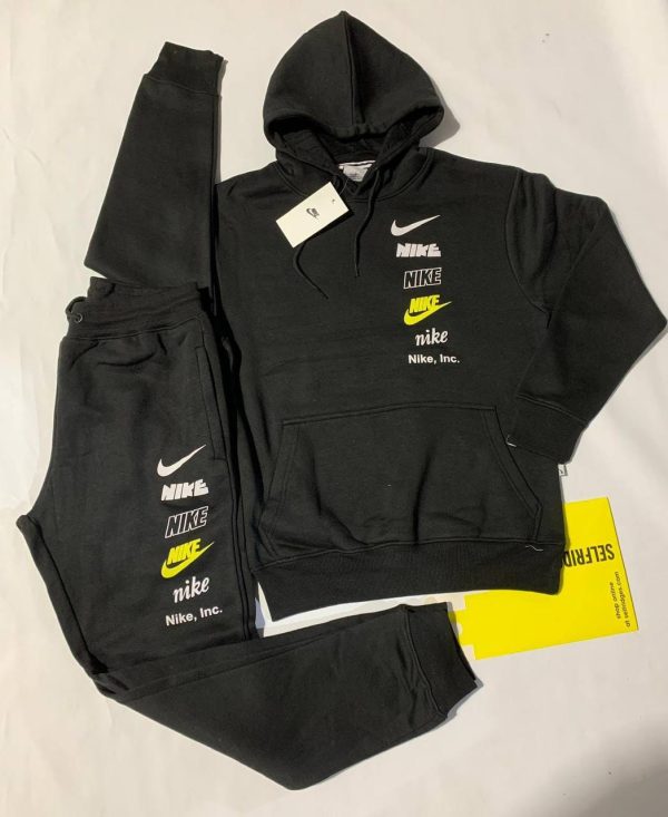 Nike Black Printed Tracksuit with Pullover Hoodie in black Nike Black Printed Tracksuit with Pullover Hoodie in black