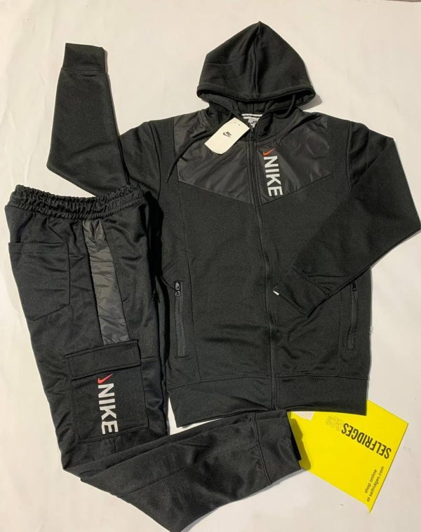 Nike Logo Printed Tracksuit with Hoodie in black Color Nike Logo Printed Tracksuit with Hoodie in black Color