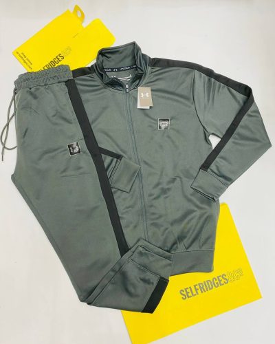 Under Armour Zipper Tracksuit in green Color