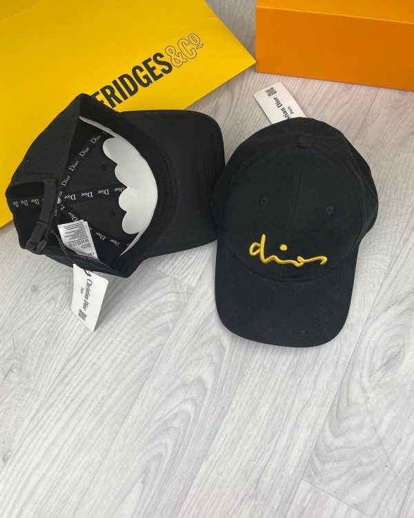Dior Cap in gold color Dior Cap in gold color