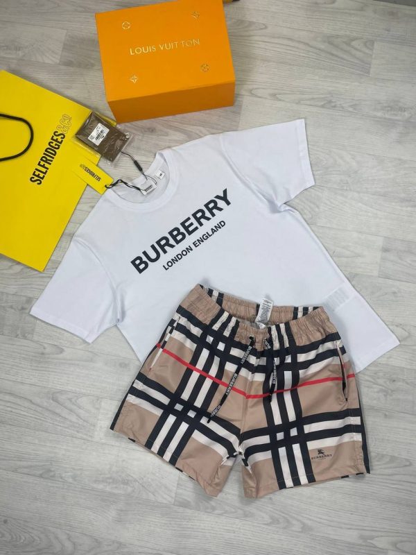 Burberry London England T-shirts and Shorts Set in White T-Shirt Burberry London England T-shirts and Shorts Set in White T-Shirt