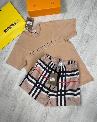 Burberry T-shirts with Vintage Shorts in Beige Colour