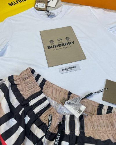 Burberry London England T-shirts with Beige Check Shorts in White Colour