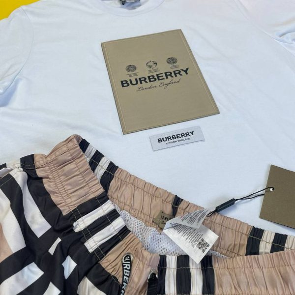 Burberry London England T-shirts with Beige Check Shorts in White Colour
