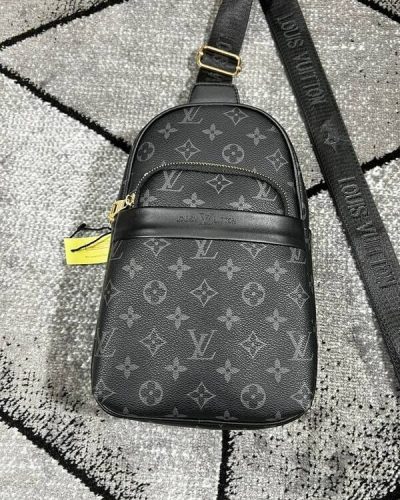 Louis Vuitton Bag in Black
