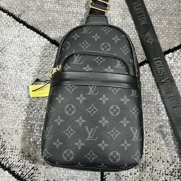 Louis Vuitton Bag in Black