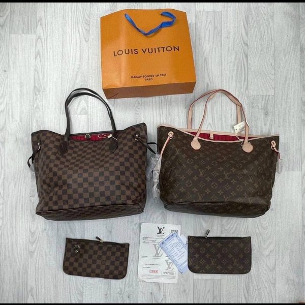 Louis Vuitton Women's MM Damier Neverfull Canvas Bag