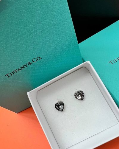 Tiffany & Co. Black Heart Shape Elegant Earing