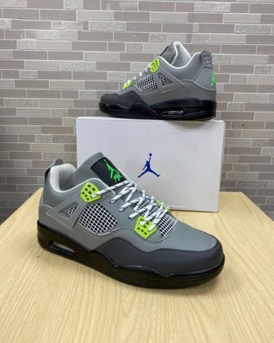 Nike Air JORDAN 4s Black Grey Trainers