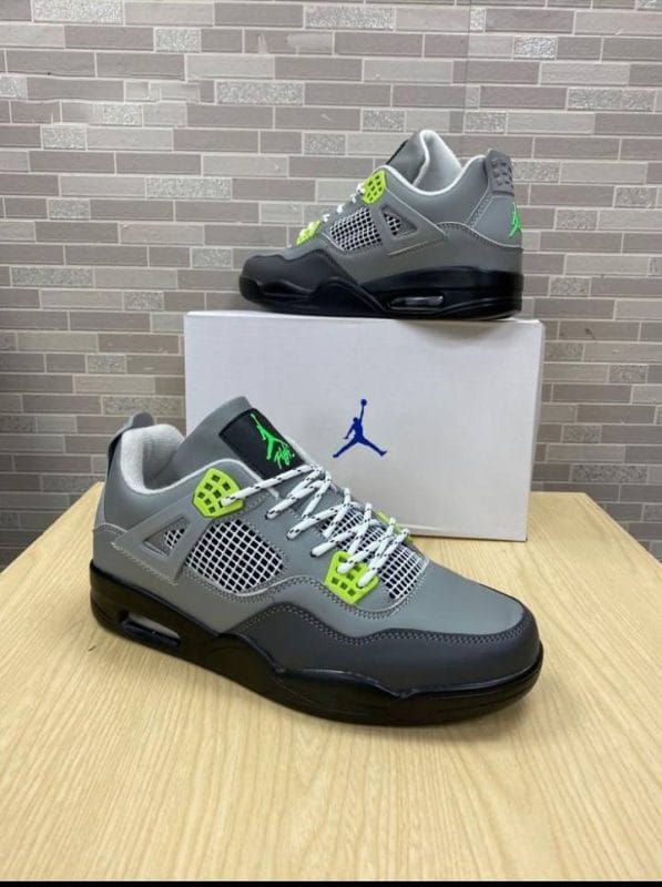 Nike Air JORDAN 4s Black Grey Trainers