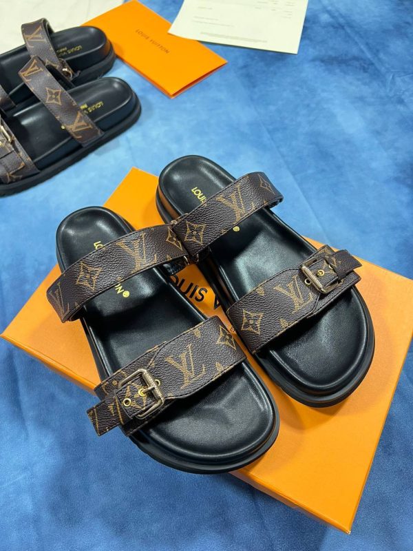 Louis Vuitton Bom Dia 1AAW8H Flat Comfortable Brown Slider Comes with Full Packaging Louis Vuitton Bom Dia 1AAW8H Flat Comfortable Brown Slider Comes with Full Packaging
