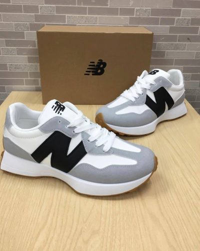 NEW BALANCE Black Shoe Comes with Full Packaging