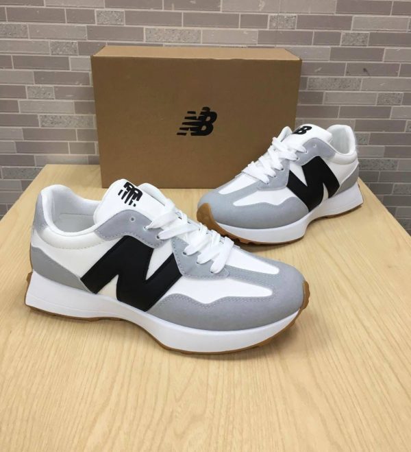 NEW BALANCE Black Shoe Comes with Full Packaging