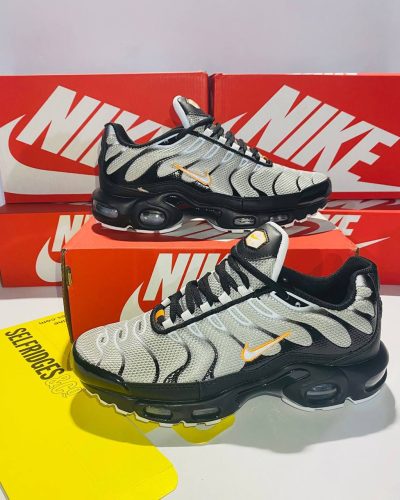 Nike Air Max Plus Grey Black Shoe