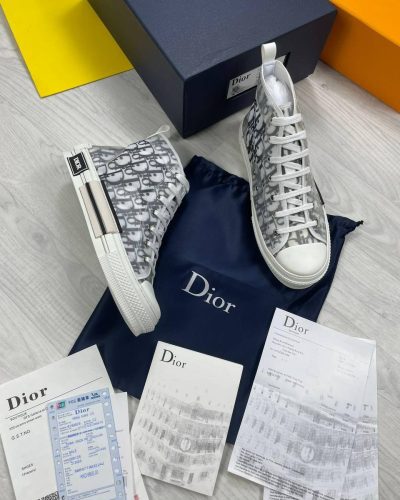 Dior White Sneakers Comes with Full Box and Full Packaging as show in the Video Dior White Sneakers Comes with Full Box and Full Packaging as show in the Video