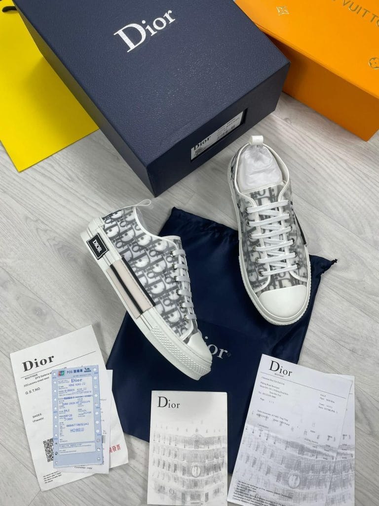Dior White Sneakers Comes with Full Box and Full Packaging as show in the Video