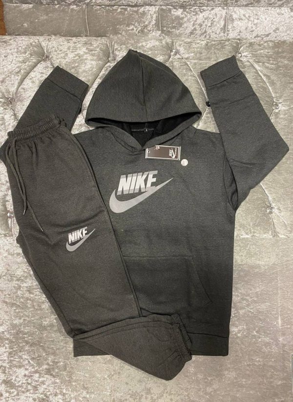 Ladies Nike Tracksuit in black Color Ladies Nike Tracksuit in black Color