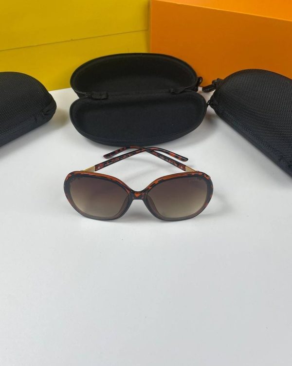 Gradient Classy Oval Frame