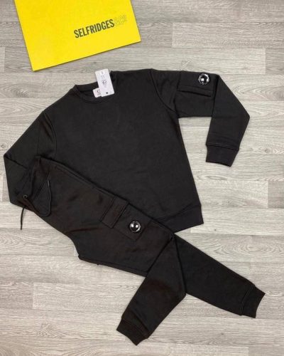 CP TRACKSUIT in balck Color