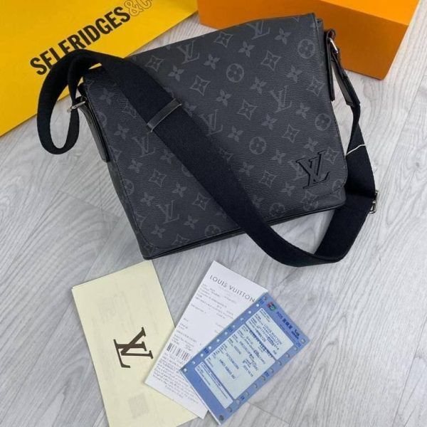 Louis Vuitton Men LV District Mens Messenger Crossbody Man Fake Bag with Monogram Canvas