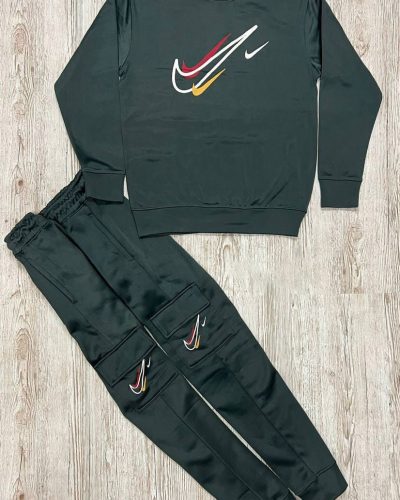 Nike Multi Fleece Tracksuit in green Color