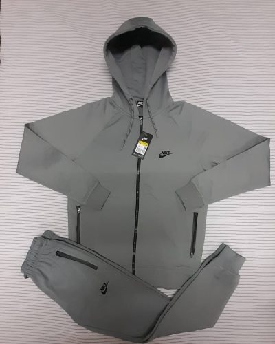 Nike Tracksuit with Zipper Pockets in grey Color