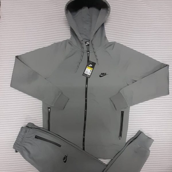 Nike Tracksuit with Zipper Pockets in grey Color