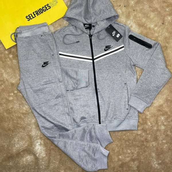 Nike Men Tech Fleece Tracksuit in grey Color