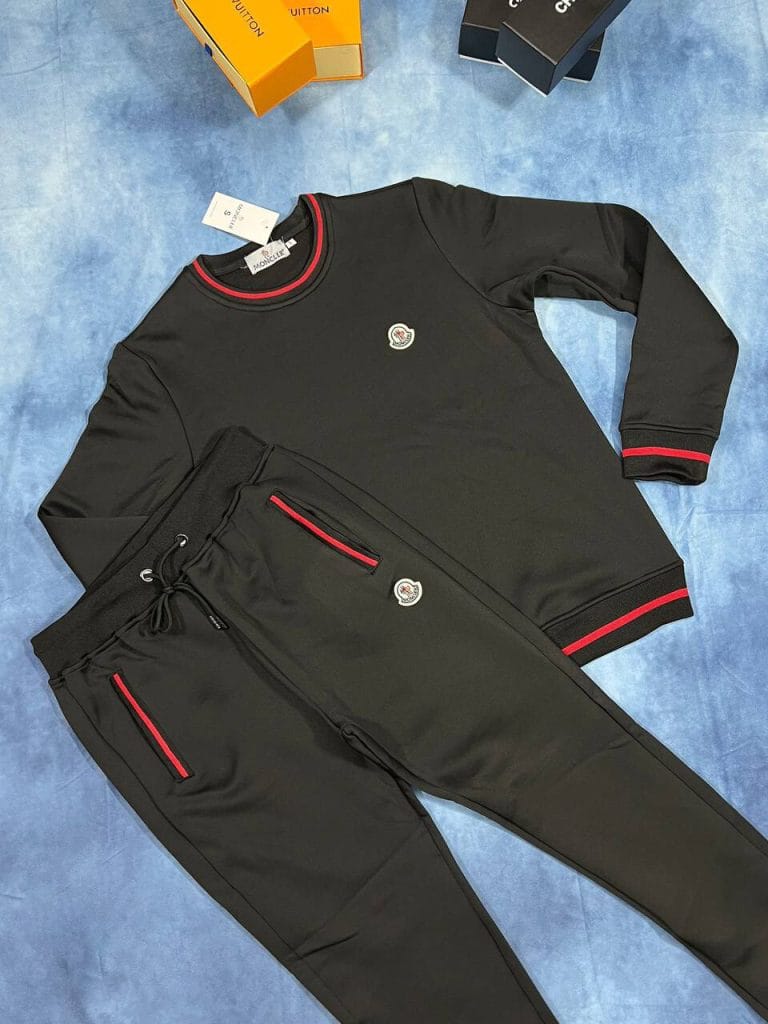 Moncler Men’s Women’s Reps Full Tracksuits Long Sleeves in black color