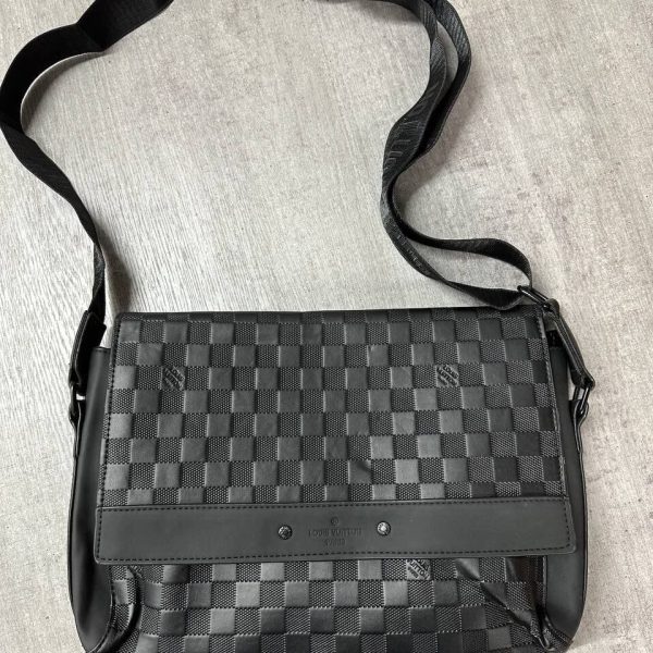 District Messenger Bag