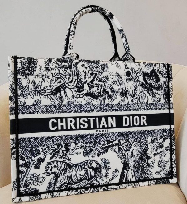 Large Dior Book
