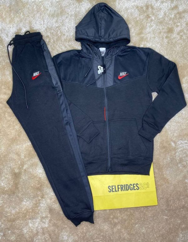qqq Nike Tech Fleece Tracksuit in black color