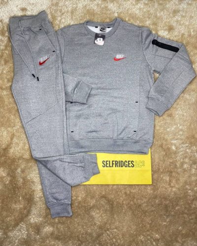 Nike Men’s Fleece Tracksuit in light grey Color
