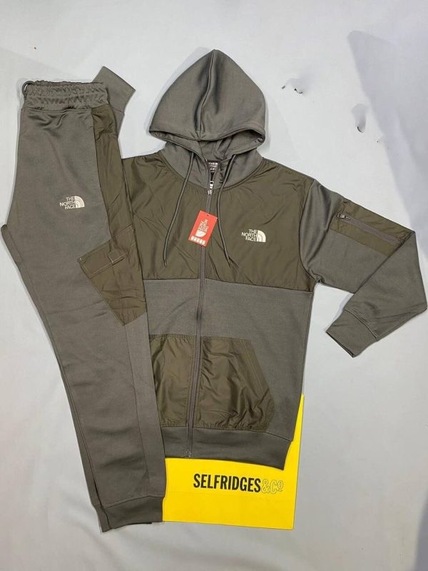 The North Face Tracksuit with Hoodies in green color The North Face Tracksuit with Hoodies in green color