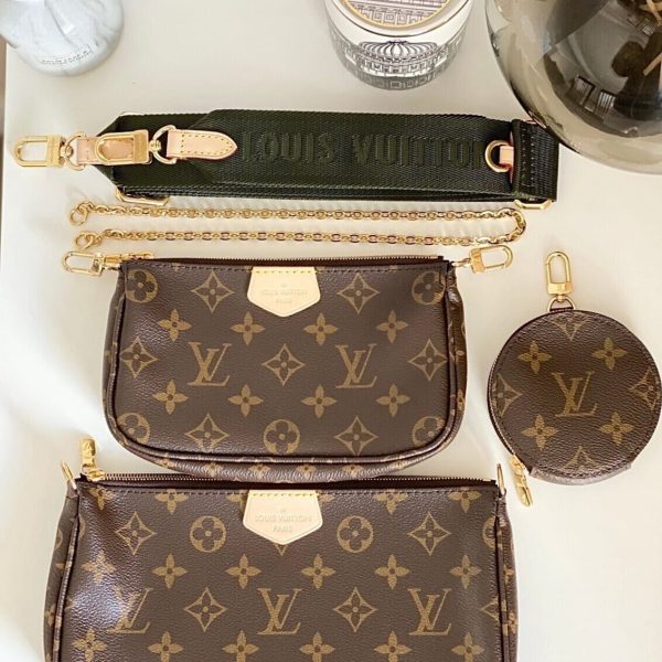 Model Wearing 3-in-1 Crossbody Trio Bag Over the Shoulder – Lifestyle Demonstration