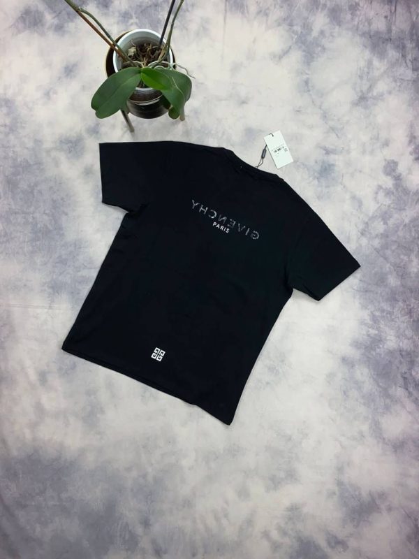Givenchy Paris T-shirts in black color Givenchy Paris T-shirts in black color