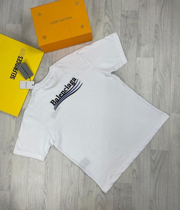 Balenciaga Tshirts Men Women Replica Tshirt in white color Balenciaga Tshirts Men Women Replica Tshirt in white color