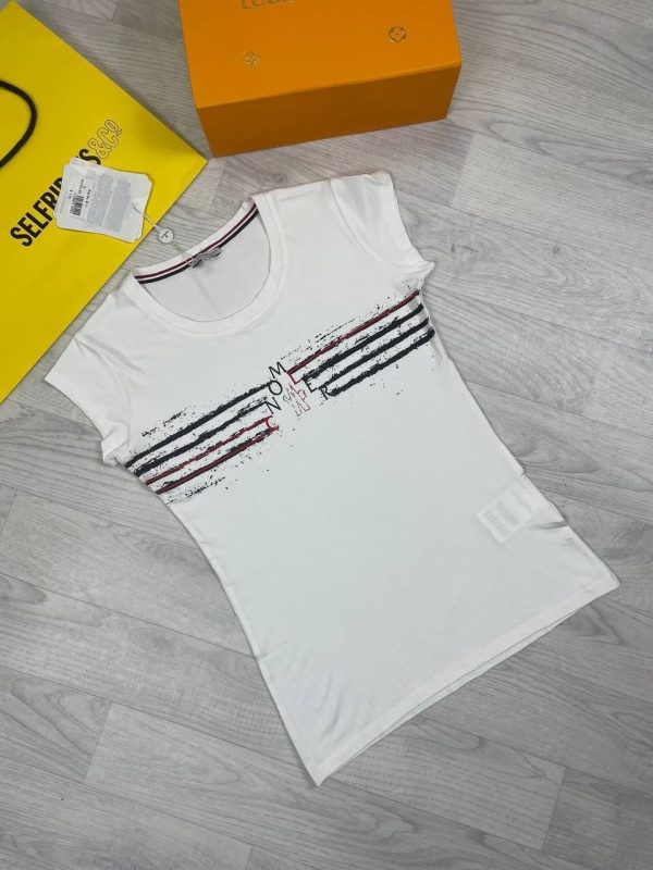 Moncler Women Replica T-shirt Half Sleeve in white color Moncler Women Replica T-shirt Half Sleeve in white color