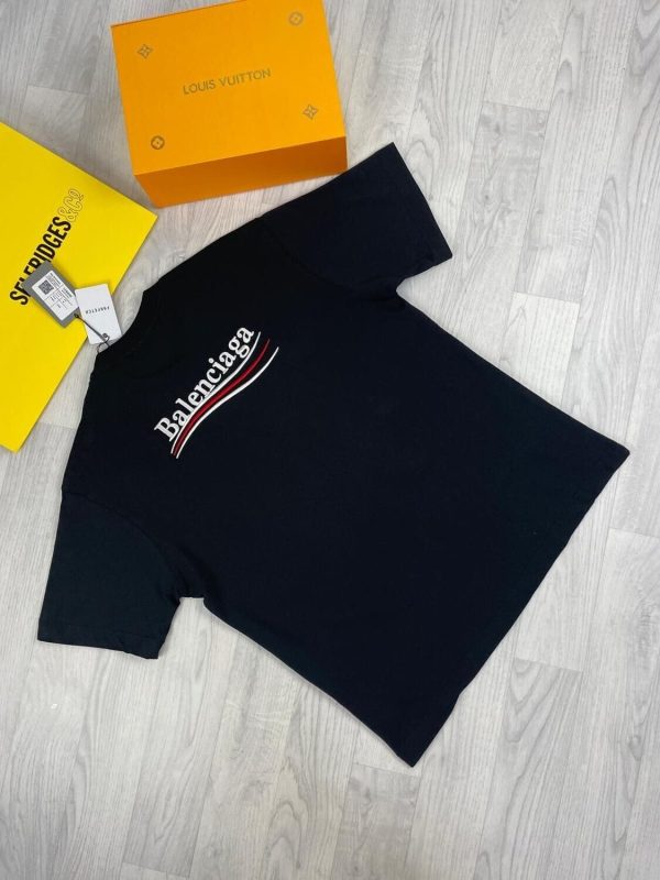 Balenciaga Tshirts Men Women Replica Tshirt in black color Balenciaga Tshirts Men Women Replica Tshirt in black color