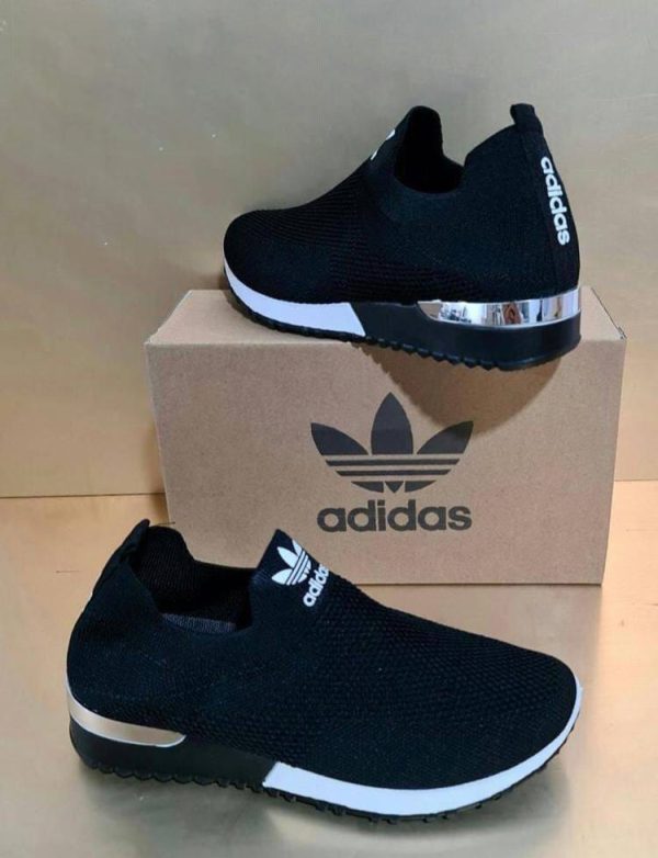 Adidas Pumps Style Comfort Trainer In black Color Adidas Pumps Style Comfort Trainer In black Color