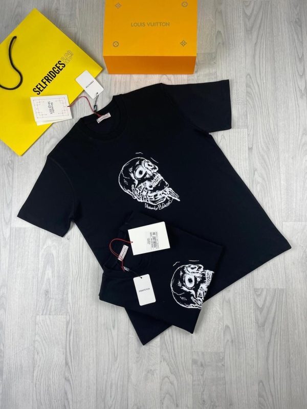 Alexander McQueen Tshirt Mens Skull Black Embroidered Graffiti in black color