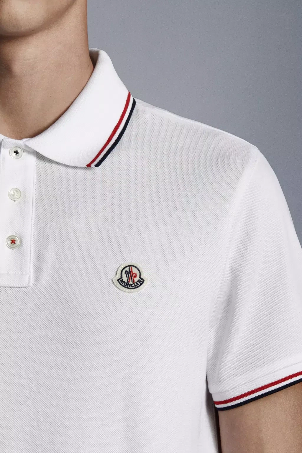 Moncler Replica Polo Shirts for Men & Women Logo Patch, Half Sleeve In White Colour