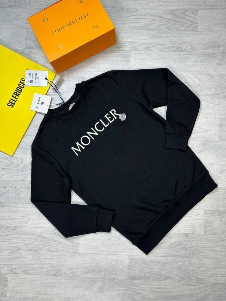 Moncler Jumpers Replica Men Women in black color